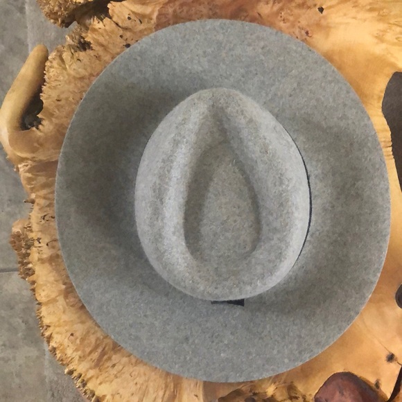 Worn 1 time Phoenix grey cashmere wool hat - Picture 3 of 6